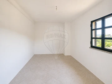 Moradia T5 para Venda em Ribeiradio