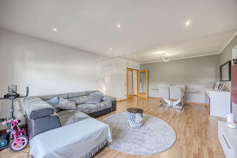 Apartamento T2 para Venda em Canelas Foto 22