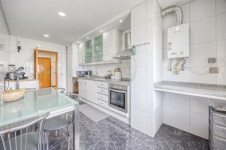 Apartamento T2 para Venda em Canelas Foto 14
