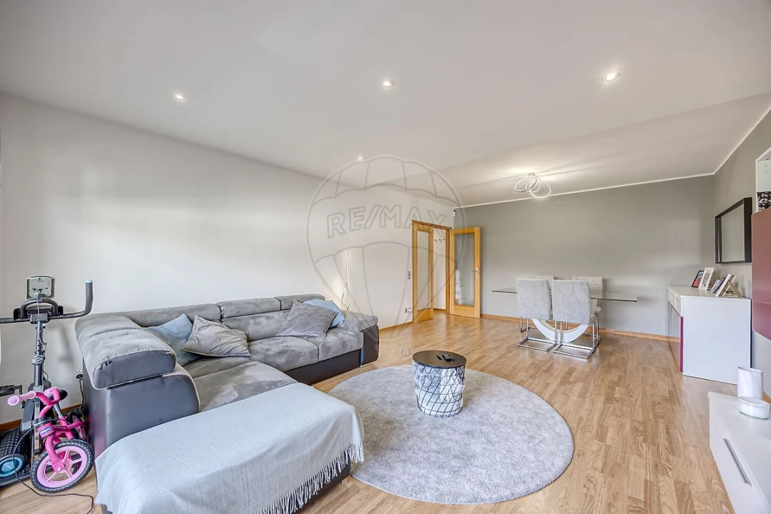 Apartamento T2 para Venda em Canelas Foto 22