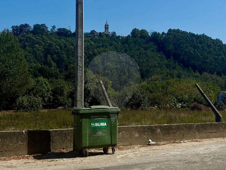 Terreno para Venda em Serzedo e Perosinho Foto 2