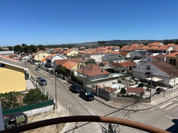 Apartamento T2 para Arrendamento em Quinta do Conde Foto 4