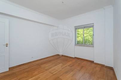 Apartamento T4 para Venda em Falagueira-Venda Nova