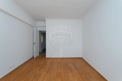 Apartamento T4 para Venda em Falagueira-Venda Nova