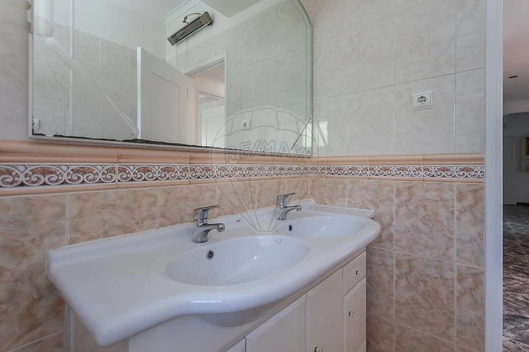 Apartamento T4 para Venda em Falagueira-Venda Nova Foto 32