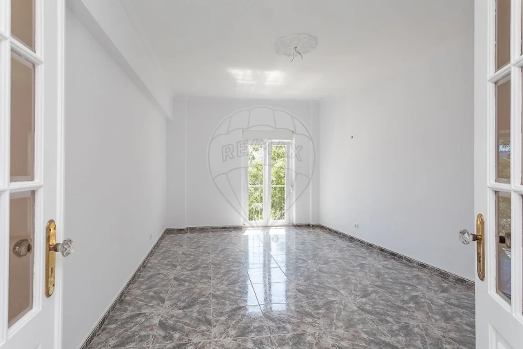 Apartamento T4 para Venda em Falagueira-Venda Nova Foto 8
