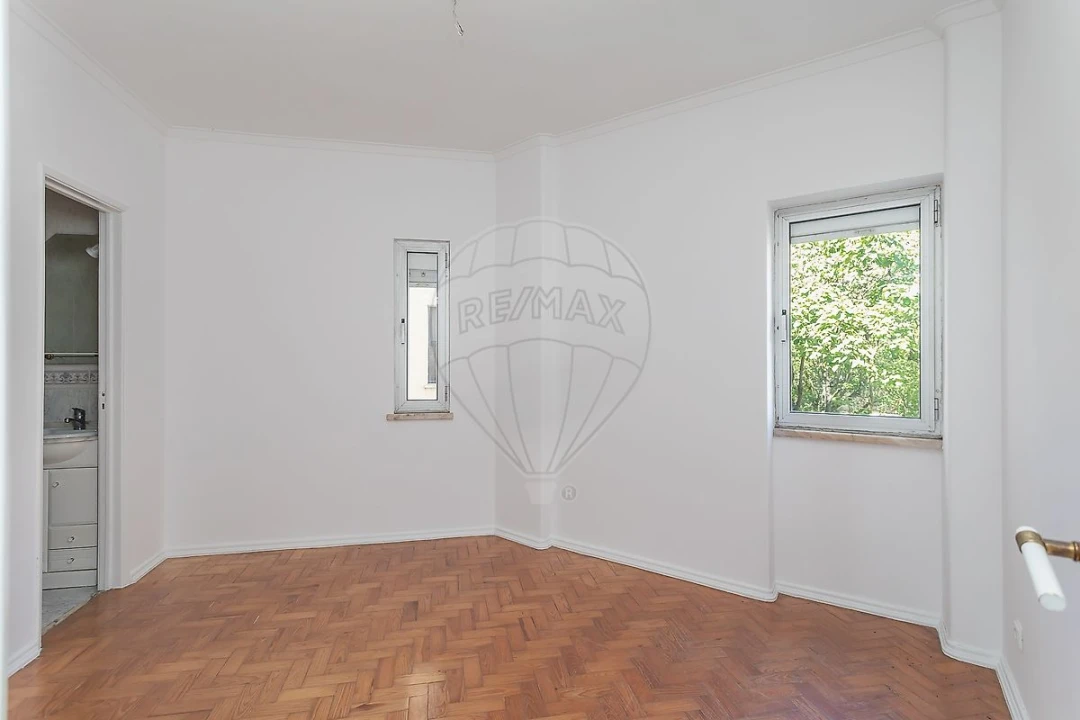 Apartamento T4 para Venda em Falagueira-Venda Nova Foto 2