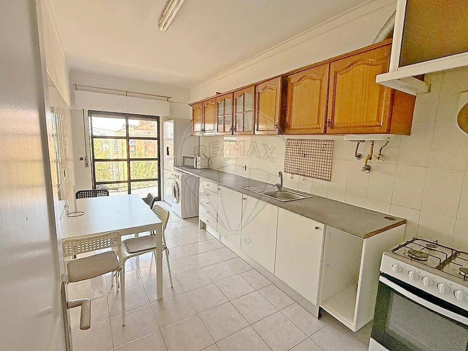 Apartamento T3 para Venda em Algueirão-Mem Martins Foto 16