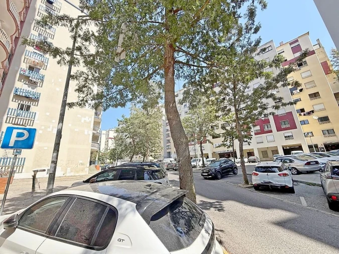 Apartamento T3 para Venda em Algueirão-Mem Martins Foto 22