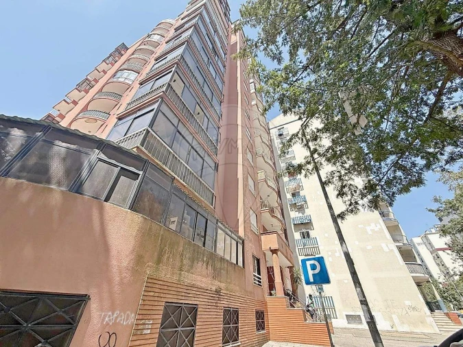 Apartamento T3 para Venda em Algueirão-Mem Martins Foto 8