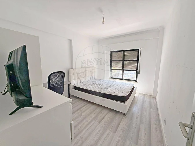 Apartamento T3 para Venda em Algueirão-Mem Martins Foto 13