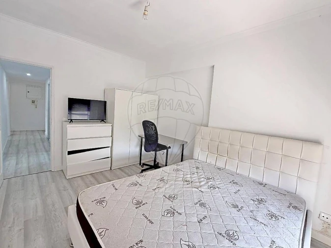 Apartamento T3 para Venda em Algueirão-Mem Martins Foto 21