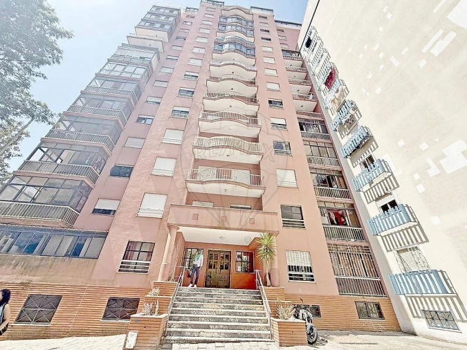 Apartamento T3 para Venda em Algueirão-Mem Martins Foto 10