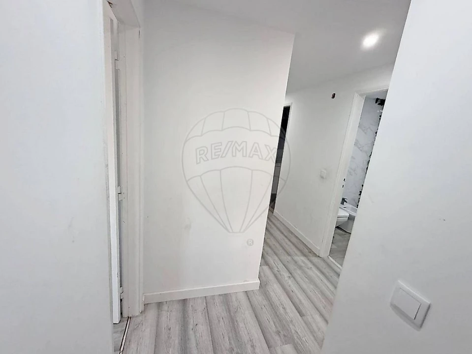 Apartamento T3 para Venda em Algueirão-Mem Martins Foto 1