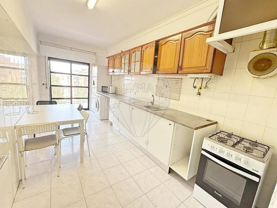 Apartamento T3 para Venda em Algueirão-Mem Martins Foto 7