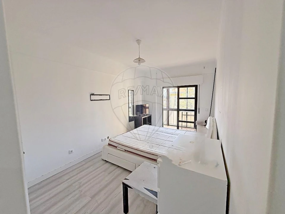 Apartamento T3 para Venda em Algueirão-Mem Martins Foto 24