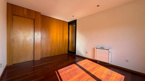 Apartamento T3 para Venda em Póvoa de Varzim, Beiriz e Argivai