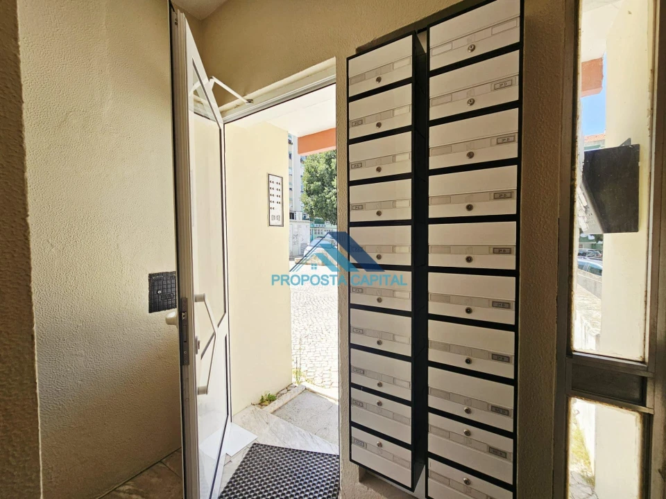 Apartamento T2 para Venda em Águas Livres Foto 23