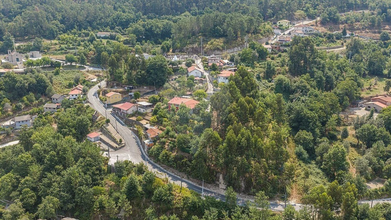 Moradia T3 para Venda em Ribeira Foto 24