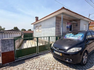 Moradia T2 para Venda em Grijó e Sermonde