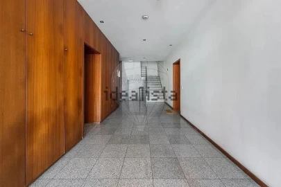 Apartamento T2 para Venda em Oliveira (Santa Maria)