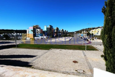 Loja para Arrendamento em Albufeira e Olhos de Água