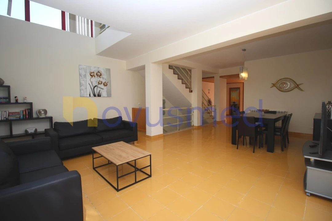 Moradia T3 para Venda em Albufeira e Olhos de Água Foto 8