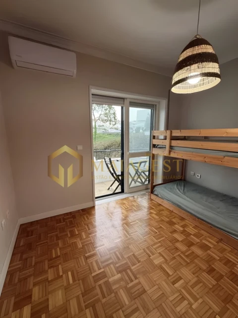 Apartamento T3 para Arrendamento em Oliveira do Douro