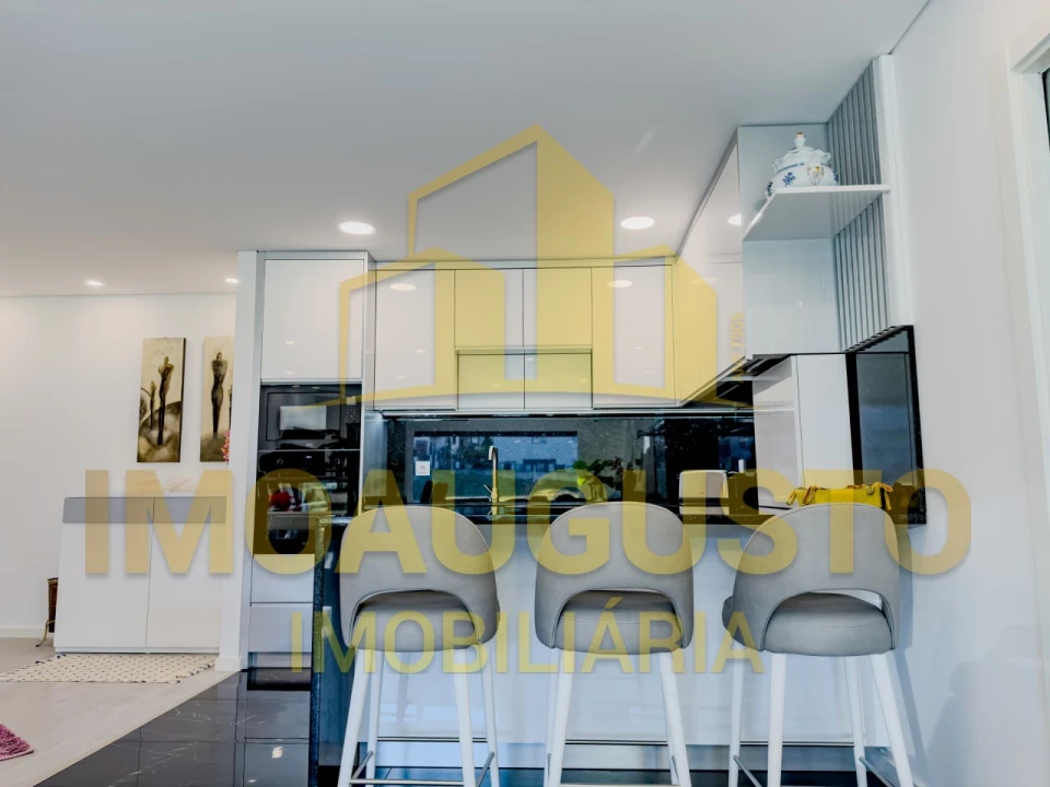 Apartamento T2 para Venda em Guarda Foto 3