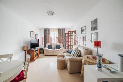 Apartamento T3 para Arrendamento em Lumiar