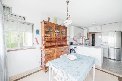 Apartamento T3 para Arrendamento em Lumiar