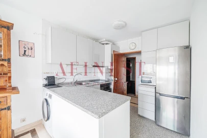 Apartamento T3 para Arrendamento em Lumiar