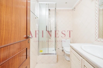 Apartamento T3 para Arrendamento em Lumiar
