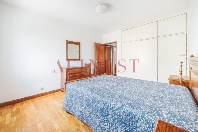 Apartamento T3 para Arrendamento em Lumiar