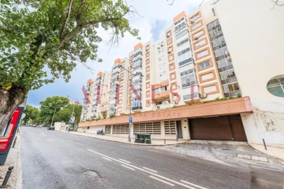 Apartamento T3 para Arrendamento em Lumiar