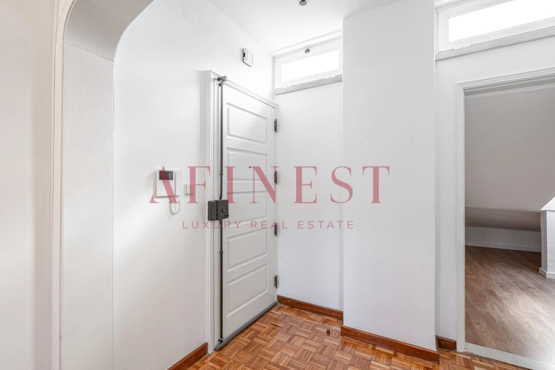 Apartamento T1 para Arrendamento em Campo de Ourique Foto 22
