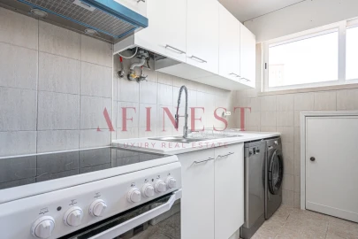 Apartamento T1 para Arrendamento em Campo de Ourique