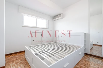 Apartamento T1 para Arrendamento em Campo de Ourique