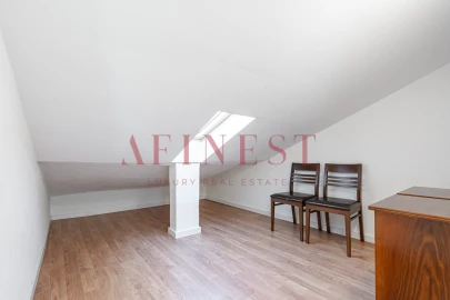 Apartamento T1 para Arrendamento em Campo de Ourique