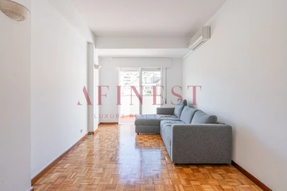 Apartamento T1 para Arrendamento em Campo de Ourique