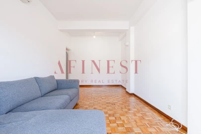 Apartamento T1 para Arrendamento em Campo de Ourique