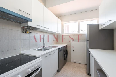 Apartamento T1 para Arrendamento em Campo de Ourique