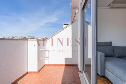 Apartamento T1 para Arrendamento em Campo de Ourique