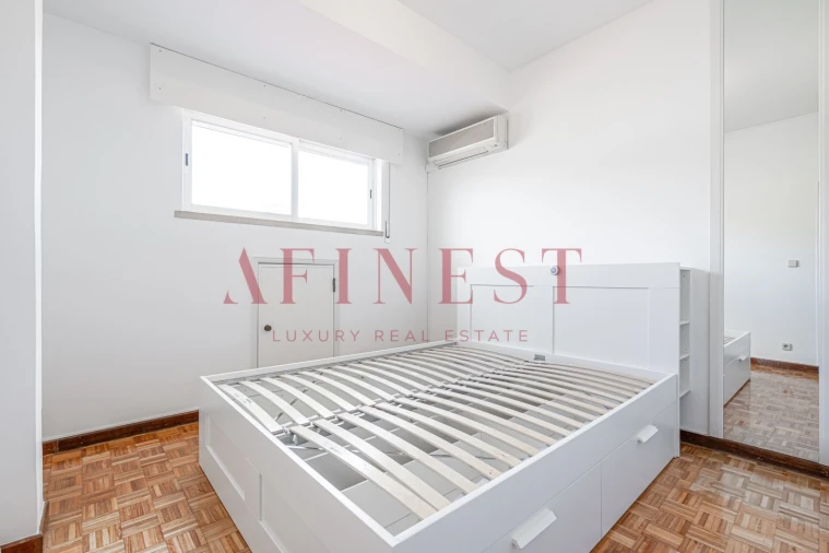 Apartamento T1 para Arrendamento em Campo de Ourique Foto 17