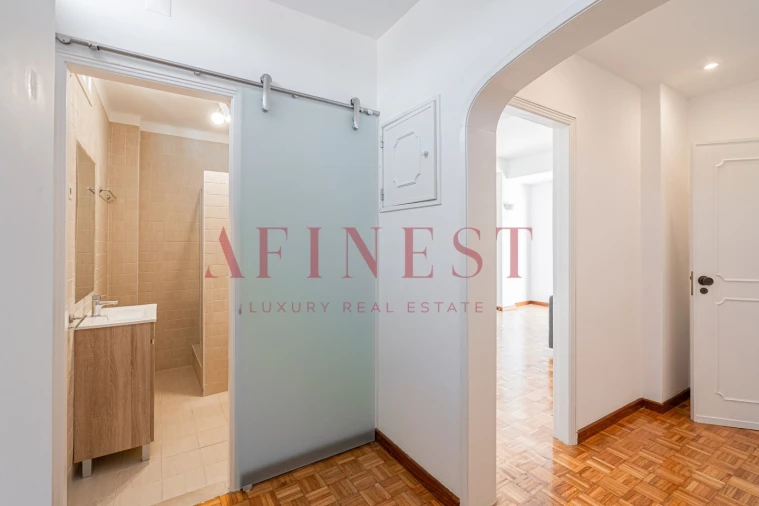 Apartamento T1 para Arrendamento em Campo de Ourique Foto 19