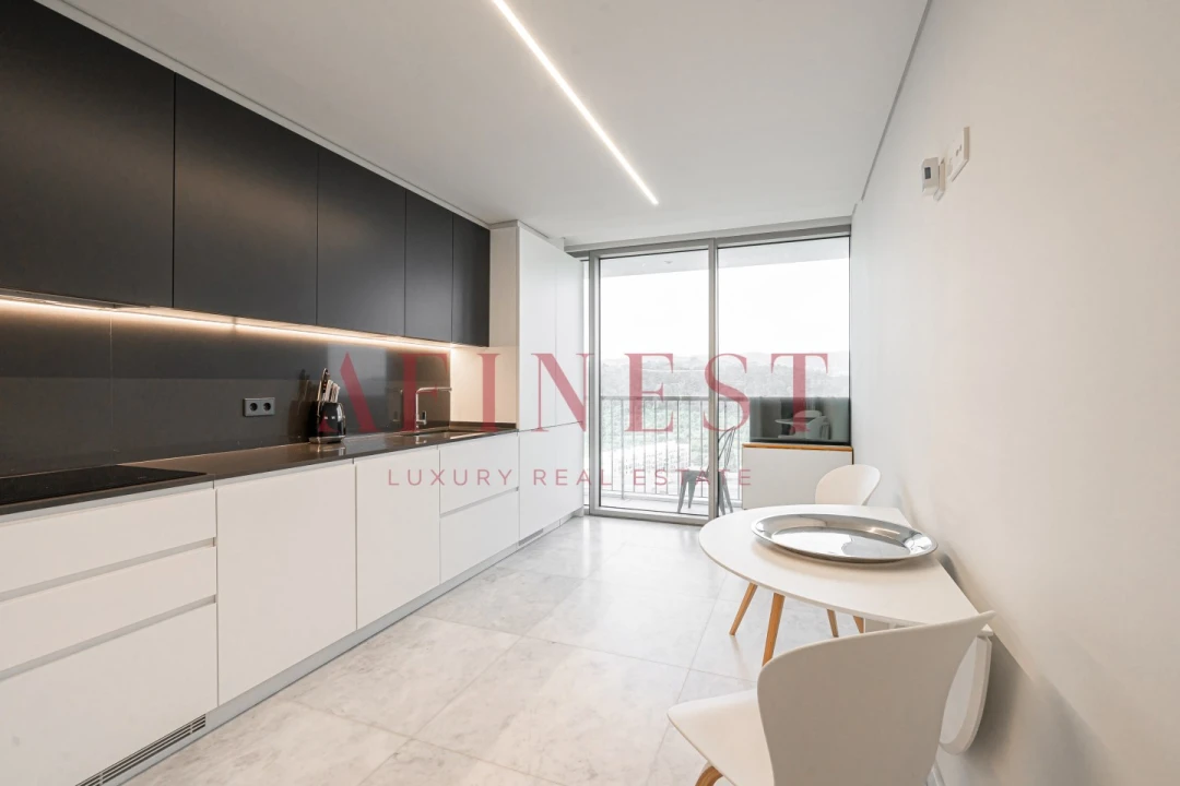 Apartamento T2 para Arrendamento em Campolide Foto 35