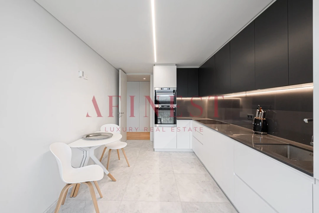 Apartamento T2 para Arrendamento em Campolide Foto 36