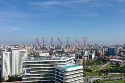 Apartamento T2 para Arrendamento em Campolide