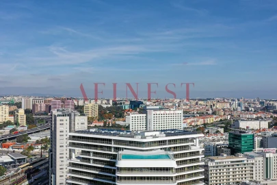 Apartamento T2 para Arrendamento em Campolide