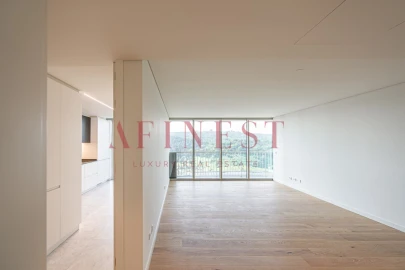 Apartamento T2 para Arrendamento em Campolide